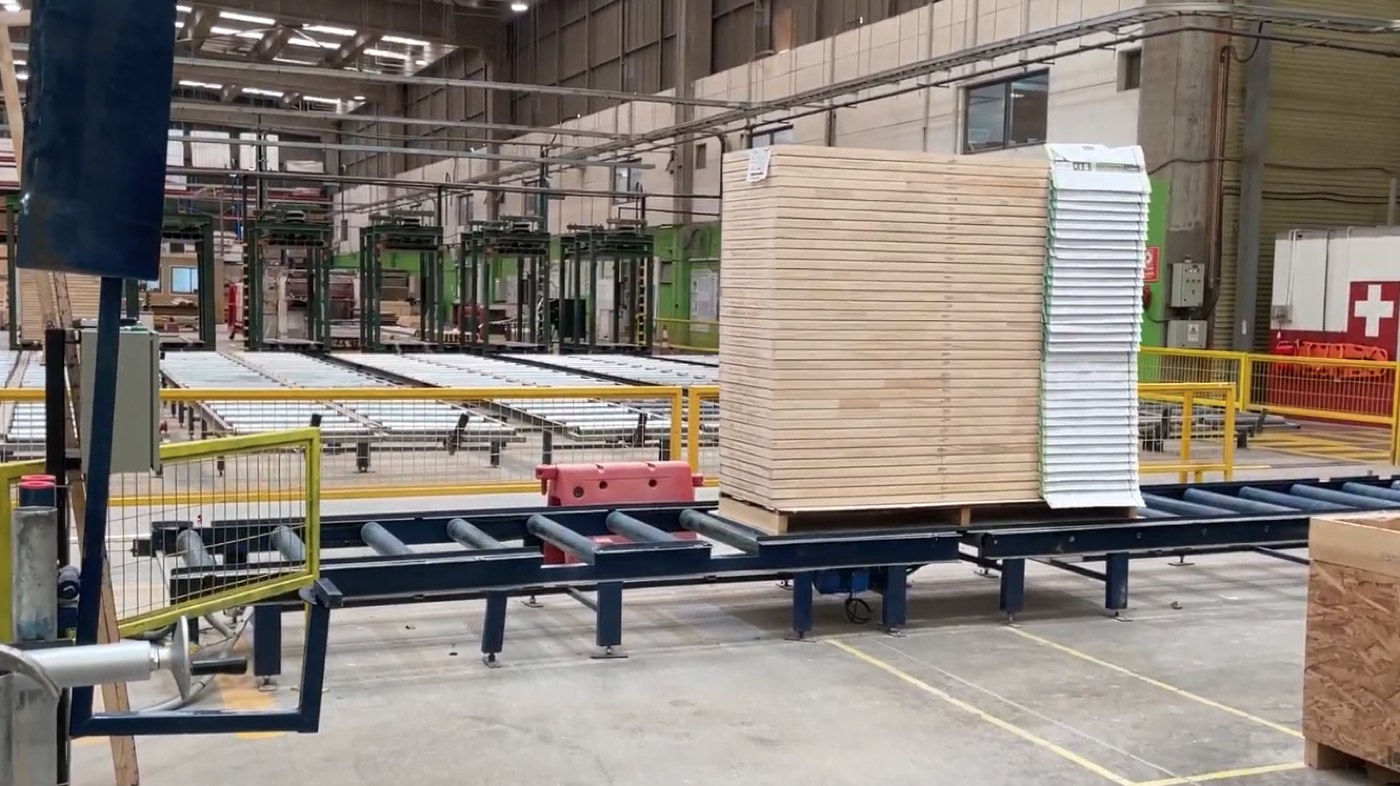 Sistema automatizado de transporte de pallets desarrollado por ELECTEIK